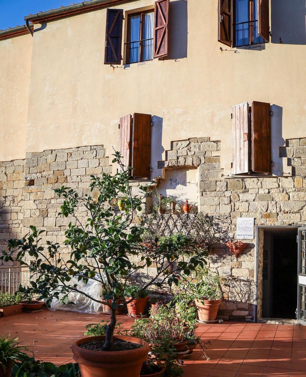 Madonna Del Poggio Cav Apartahotel Scarlino