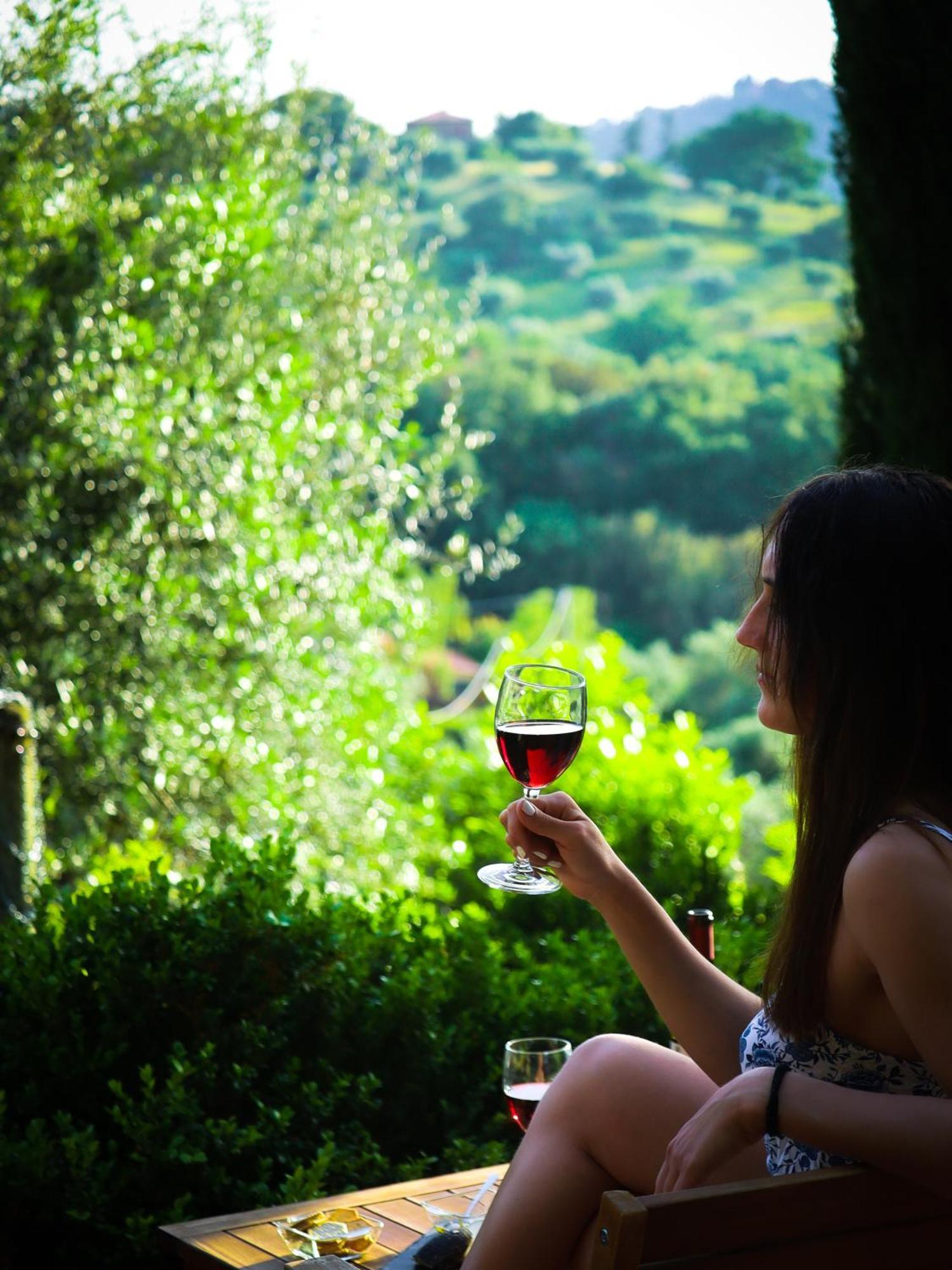 Madonna Del Poggio Cav Aparthotel