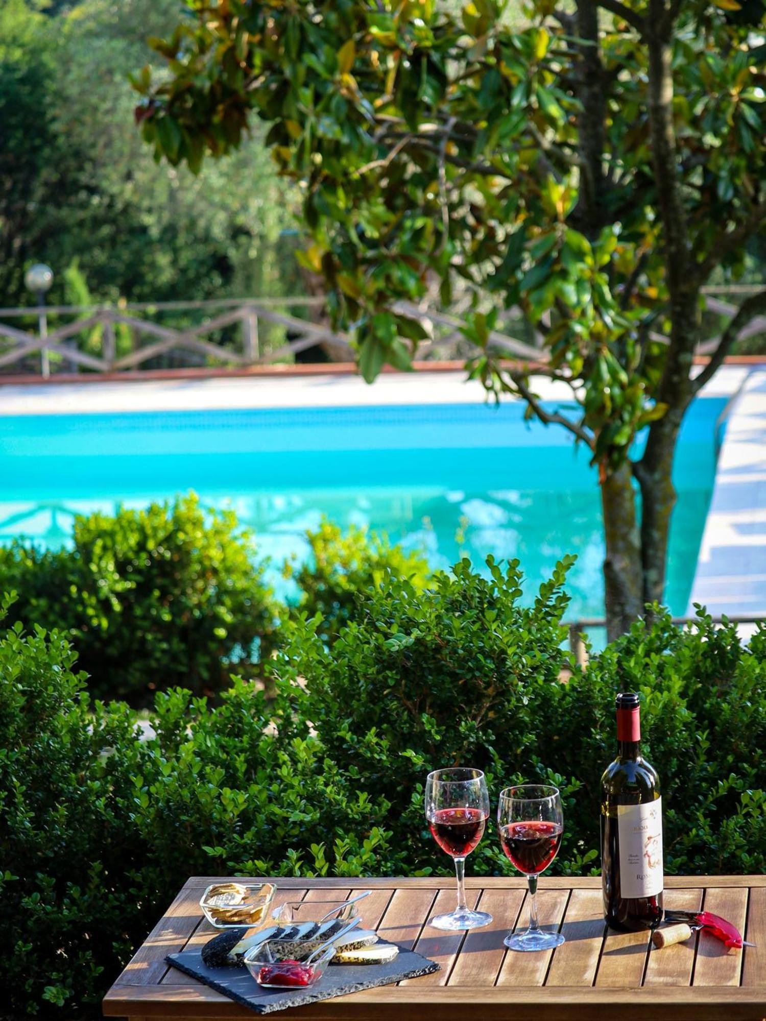 Madonna Del Poggio Cav Aparthotel