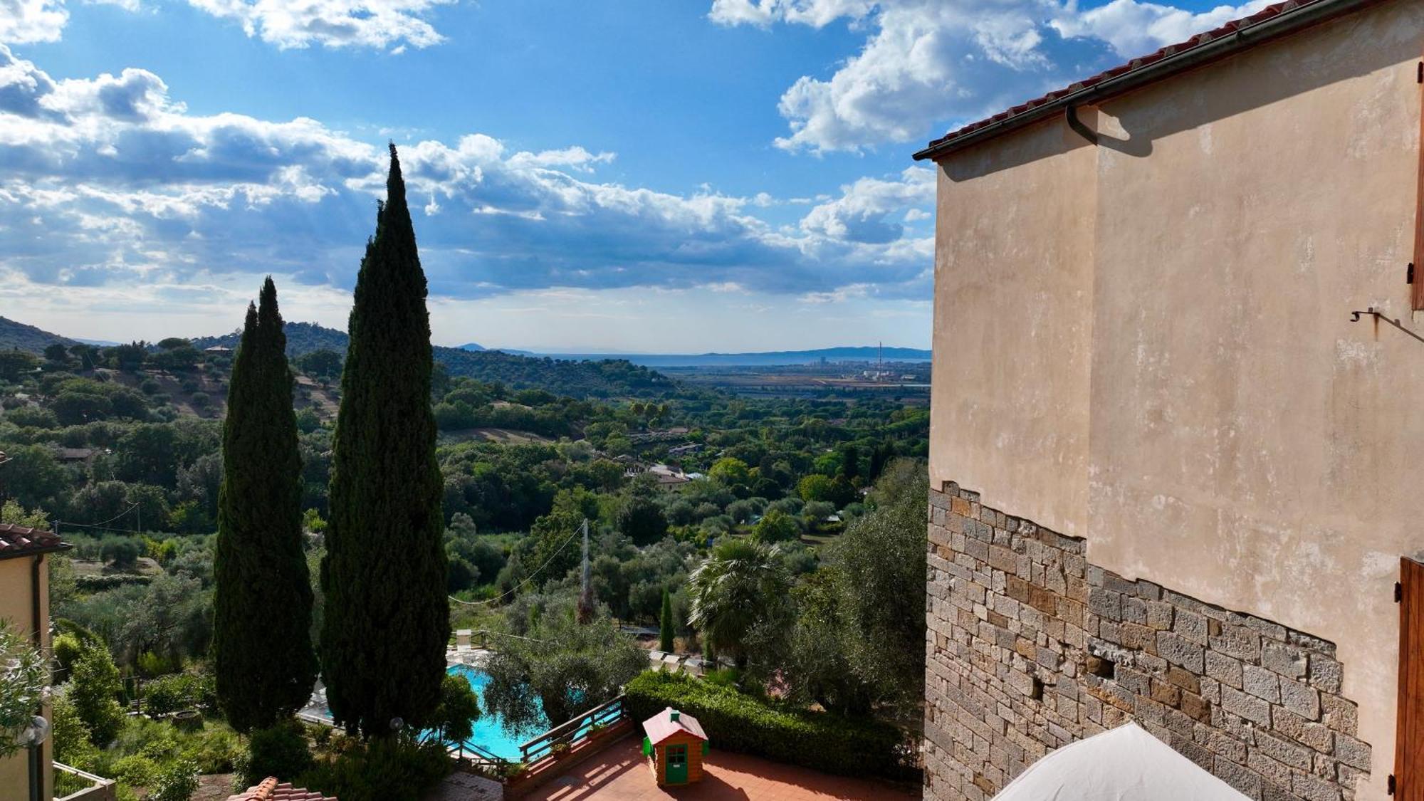 Madonna Del Poggio Cav Apartahotel *