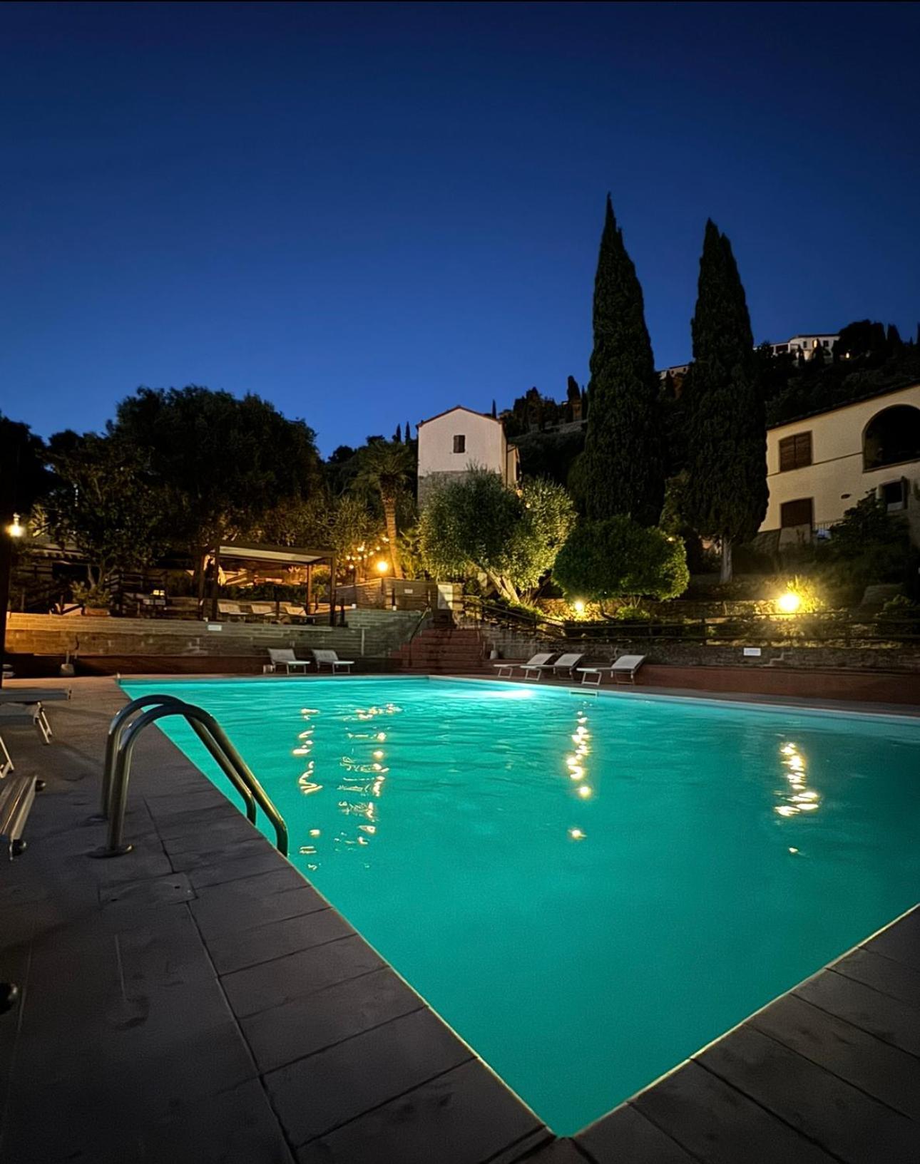 Aparthotel Madonna Del Poggio Cav Scarlino