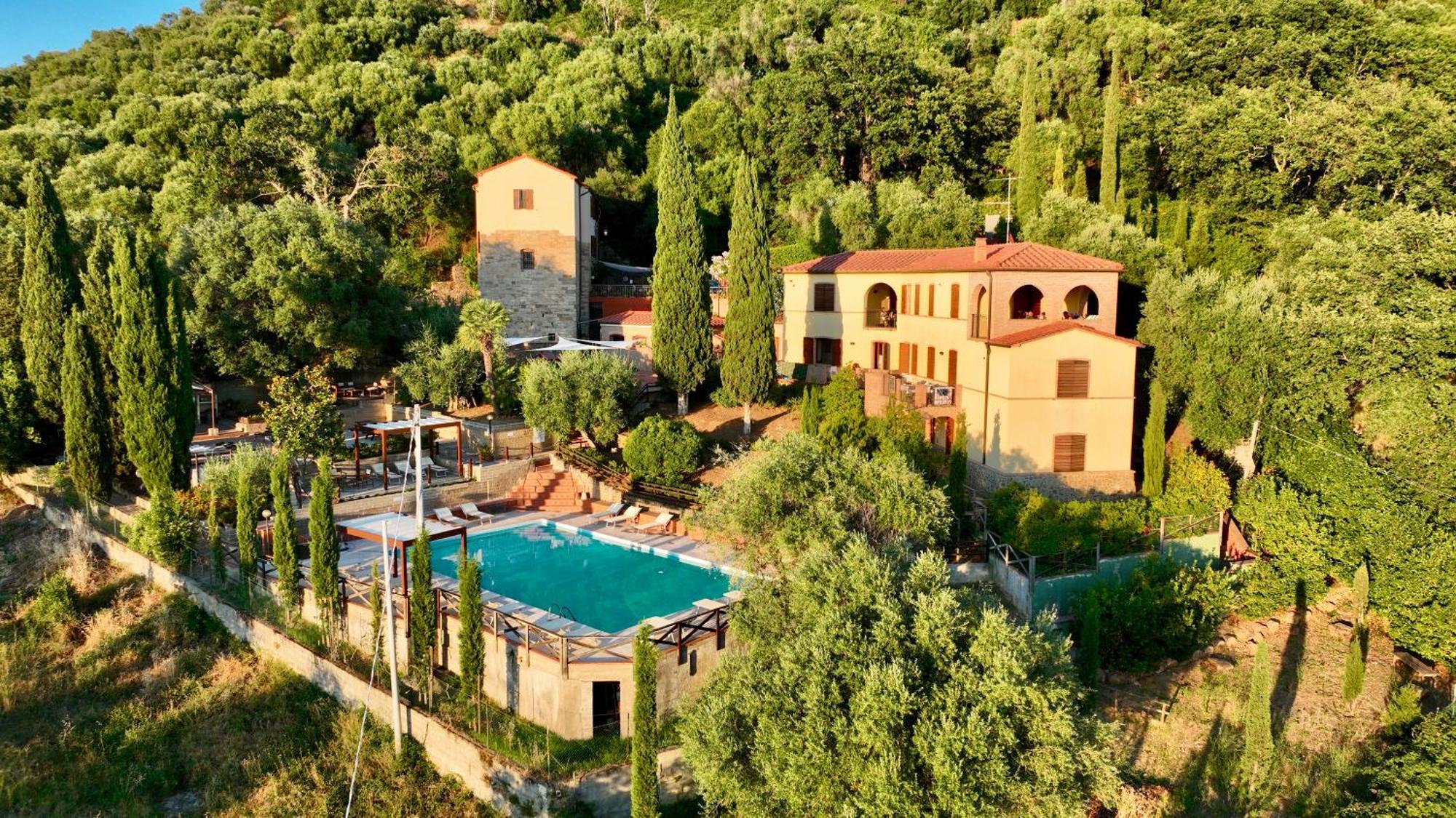Madonna Del Poggio Cav Scarlino