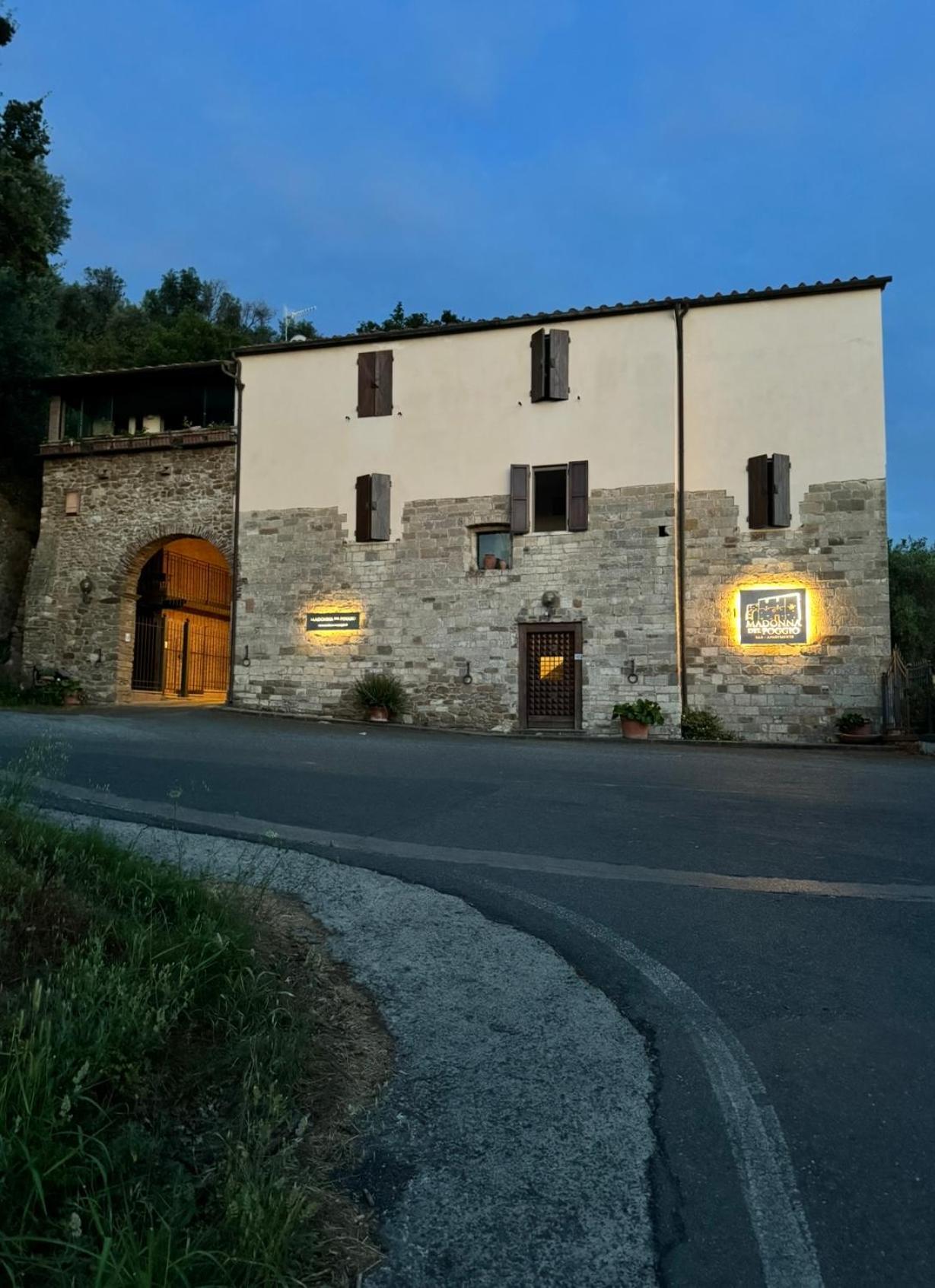 Madonna Del Poggio Cav Aparthotel Scarlino