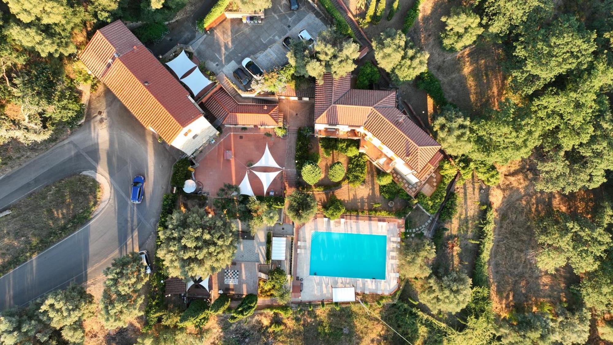 Aparthotel Madonna Del Poggio Cav Scarlino