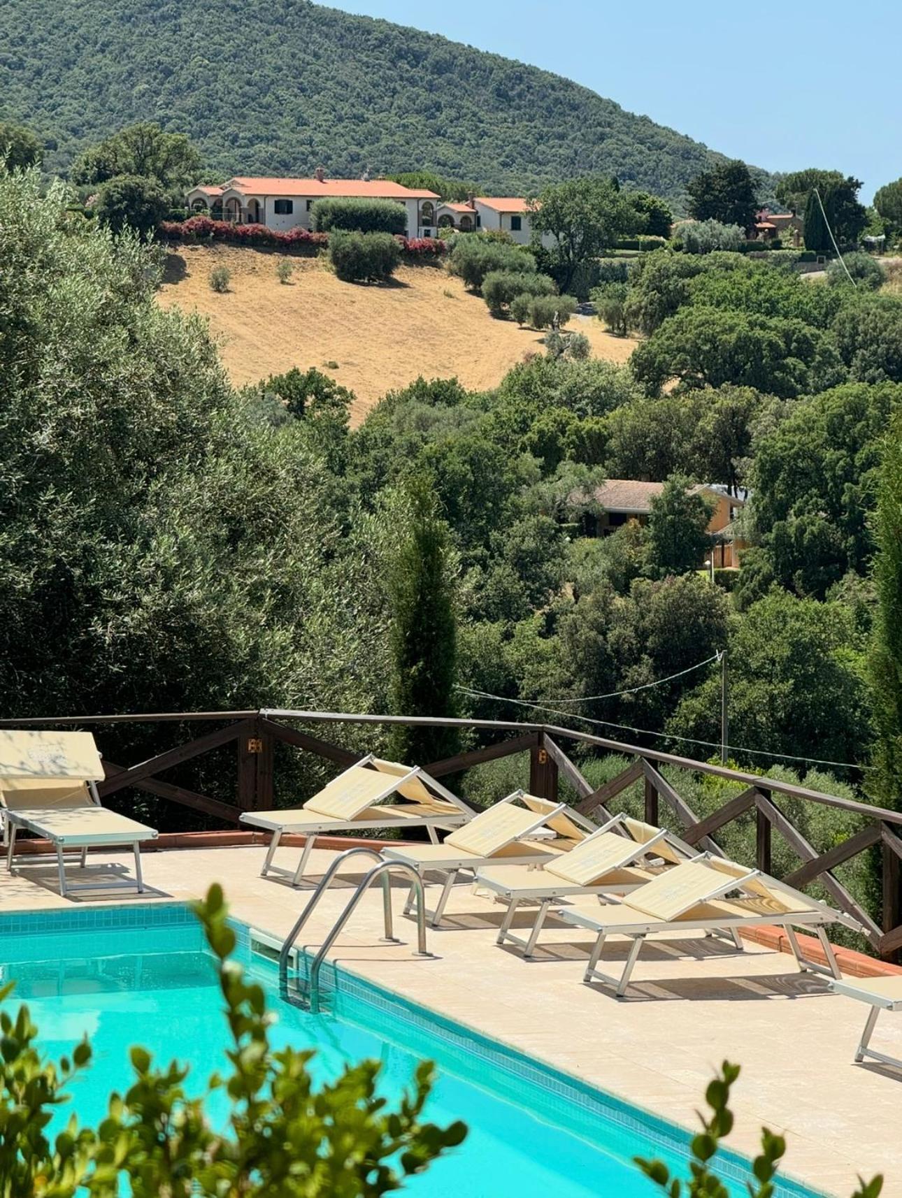 Madonna Del Poggio Cav Aparthotel
