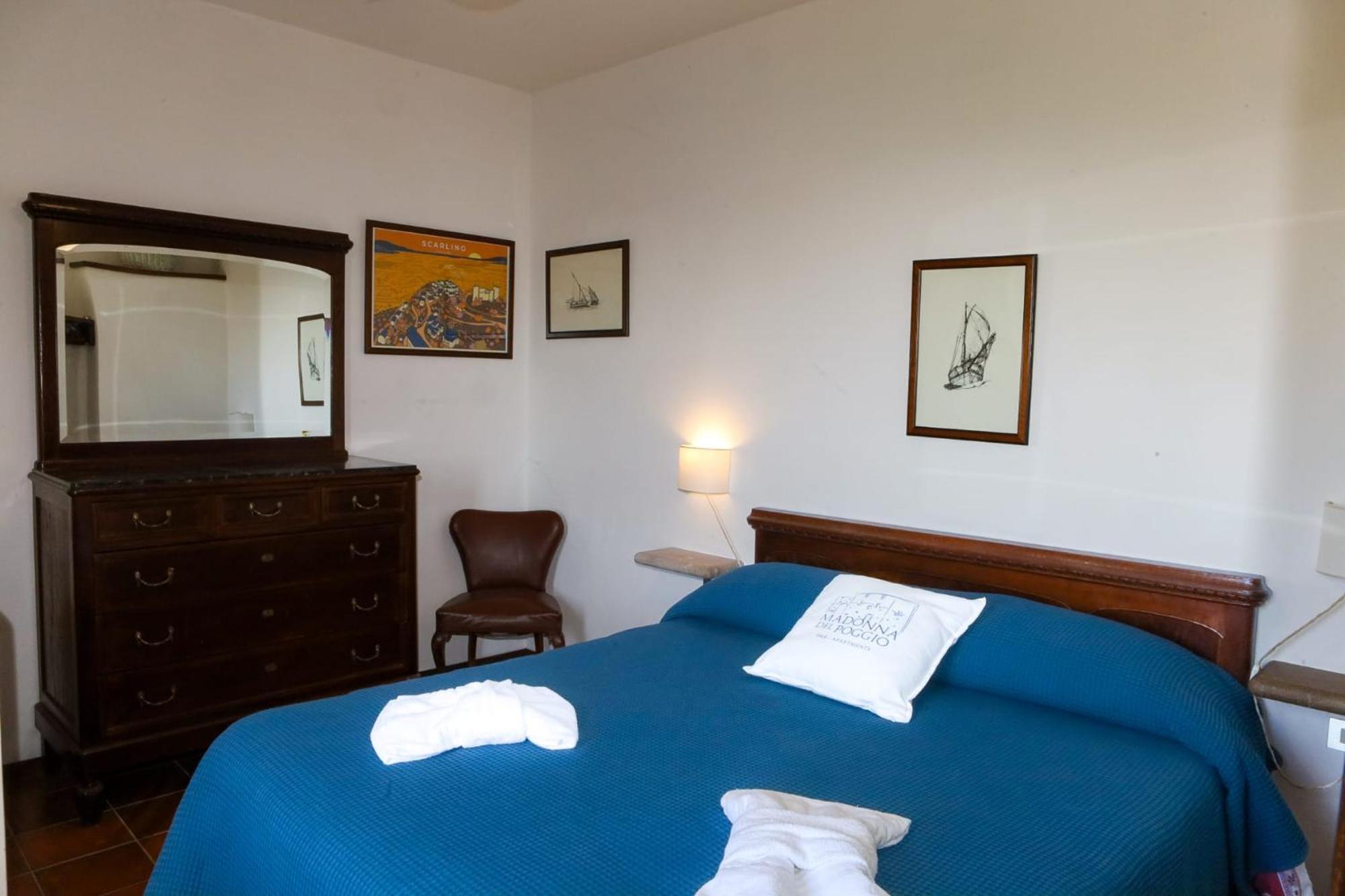 Madonna Del Poggio Cav Aparthotel